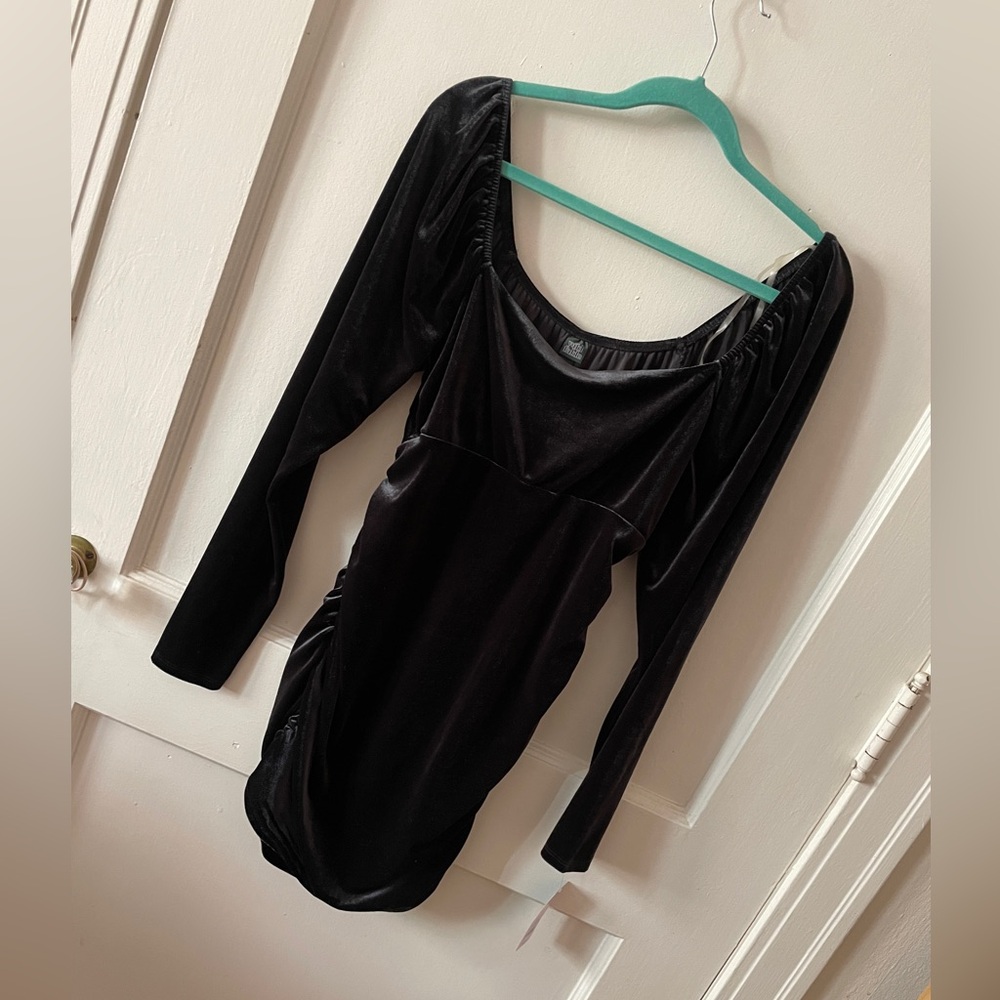 Off the shoulders Velvet dress